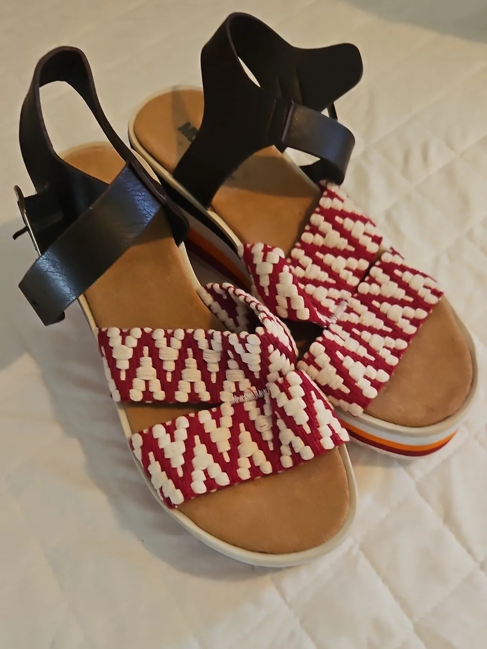 Women’s Sz 10 Platform Sandals with Red & White Woven Straps